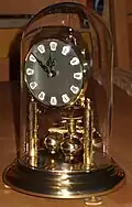 Mechanische Drehpendeluhr
