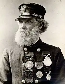 Joshua James mit Lifesaving Medal