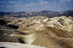 El-Bariyah, Wildnis mit Klöstern
