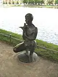 Junge mit der Taube