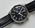 Reproduktion der ersten Flieger­uhr der neu ge­gründeten Bundes­wehr aus dem Jahr 1955, im Original mit dem Hand­aufzugs­werk J 88. 1998 legte Jung­hans dieses Modell nahezu 1&nbsp;:&nbsp;1 neu auf, jedoch angetrieben mit dem Kaliber Valjoux 7760