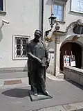 Statue des Miniaturenmalers Julije Klović vor der Galerie „Klovićevi dvori“