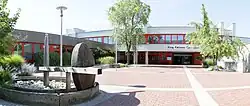 Haupteingang des König-Karlmann-Gymnasiums Altötting