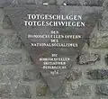 „Totgeschlagen totgeschwiegen“ – Gedenktafel für die homosexuellen Opfer des Nationalsozialismus