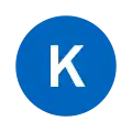 Rundes Liniensymbol mit dem weißen Großbuchstaben K in mittelblau gefülltem Kreis vor neutralem Hintergrund