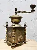 Kaffeemühle aus Messing