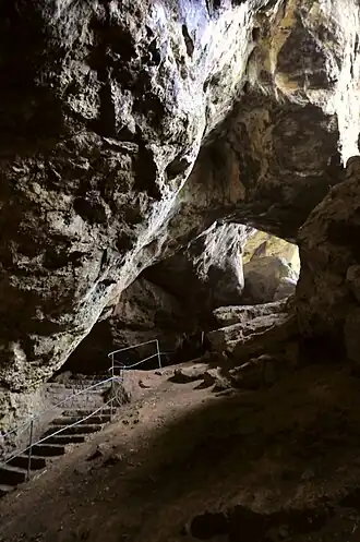Große Höhle