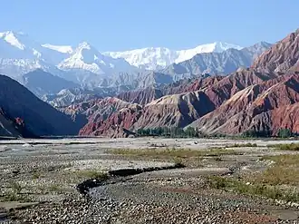 Kongur (ganz links), Kongur Jiubie (rechts)