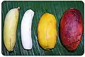 'Cavendish'-Bananen (links) und 'Karat'-Banane, eine Feʻi-Bananen-Variation (rechts)