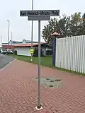 Beschilderung des Karl-Heinrich-Ulrichs-Platzes in Aurich errichtet am ersten örtlichen CSD am 30. August 2014