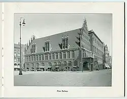 Um 1900, restaurierter Marktflügel, rechts der "Dogenpalast" von 1845–50, Foto von K. F. Wunder