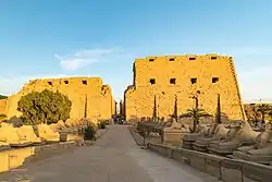 Der Eingangsbereich zum Karnak-Tempel