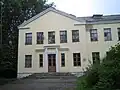 Schule im Dorf Kasnja