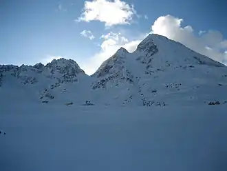 Kastelhorn vom Westen mit Kastellücke im März
