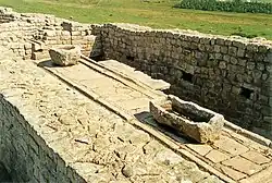 Abschnitt 36: Mannschaftstoilette am südöstlichen Eckturm von Housesteads
