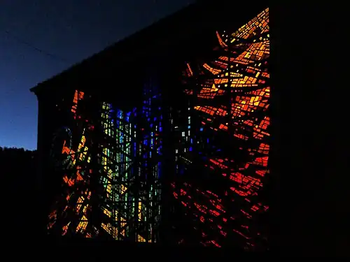 Südfassade „Erlösung“ bei Nacht