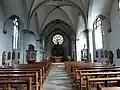 Inneres der katholischen Kirche im neugotischen Stil