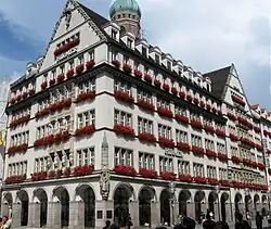 Geschäftshaus zum schönen Turm in München (1914)