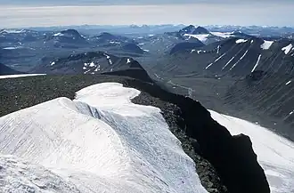 Blick vom Sydtoppen (2104&nbsp;m) nach Westen