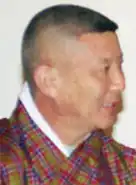 Seitliche Gesichtsaufnahme Farbe mit Blick des Politikers nach rechts.