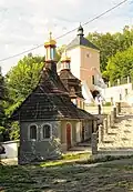 Kirche an der zum Kloster führenden Treppe