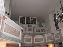 Orgel und Empore