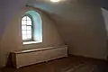 Raum der ehem. Unterburg an der Empore in der Kirche
