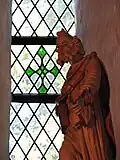 Apostel Petrus links am Altar