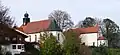 Die Kirche St. Stephan (links) und die Loreto-Kapelle