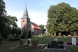 Evangelische Kirche „St. Vitus“ und Friedhof von Schweiburg