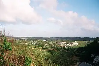 Das Dorf im tiefer liegenden Inselinneren
