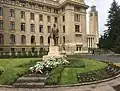 Statue vor der Universität Debrecen