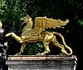 Greifenfigur vom Haupttor