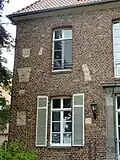 Gewölbereste des Chors der Klosterkirche in der Fassade des Ostflügels
