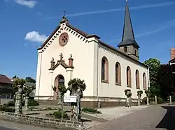 Blick zum Eingangsportal