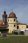 Der Kolpingturm (rechts) vor der Stadtkirche St.&nbsp;Georg