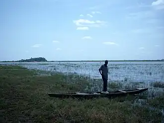 Fischerboote am Kompienga-Stausee
