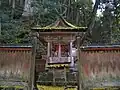 Shisho Myōjin Jinja, ein Shintō-Schrein oberhalb des Sutrenspeichers, errichtet im Jahre 1522[3]