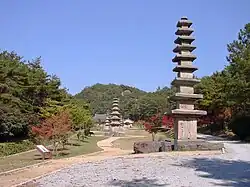 Stein-Buddhas und Pagoden des Hwasun-Unjusa-Tempels