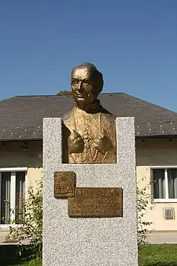 Denkmal für Kardinal Franz König, Kottingbrunn
