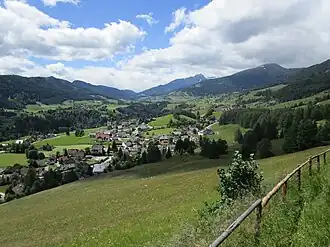 Blick auf Krakaudorf, den Hauptort der Gemeinde