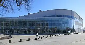 Die Vorderseite der Kristianstad Arena im August 2014