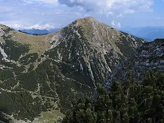 Krottenkopf (2086 m) vom Bischof (2033 m) im Estergebirge