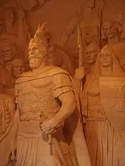 Statue von Skanderbeg in der Eingangshalle