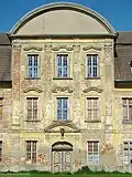 Portal mit leerem Wappenfeld