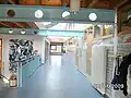 Neues Hauptschulgebäude von innen.