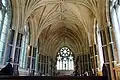 Innenansicht der gotischen Kirche