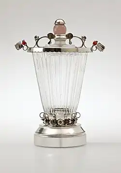 Pokal mit Deckel