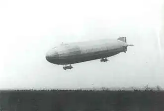 L 17 bei der Landung (Foto von 1915 oder 1916)