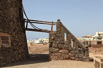 Treppe und Zugbrücke
